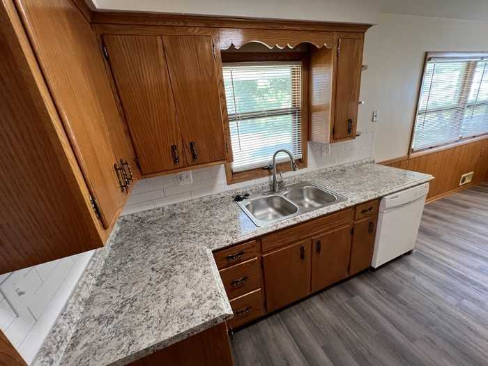 3121 Roosevelt St Ne - Photo 7 of 22