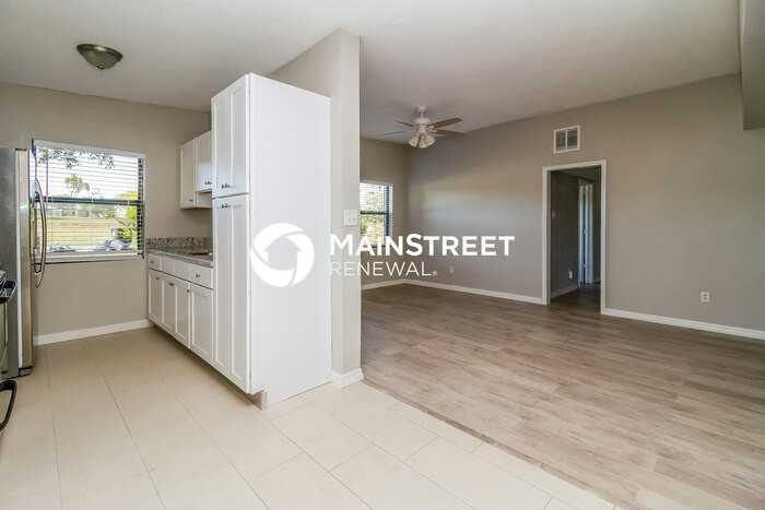 579 N Lake Ave - Photo 6 of 16