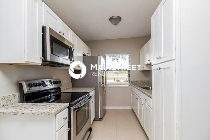 579 N Lake Ave - Photo 7 of 16