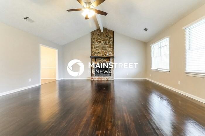 245 Christy Ln - Photo 4 of 17