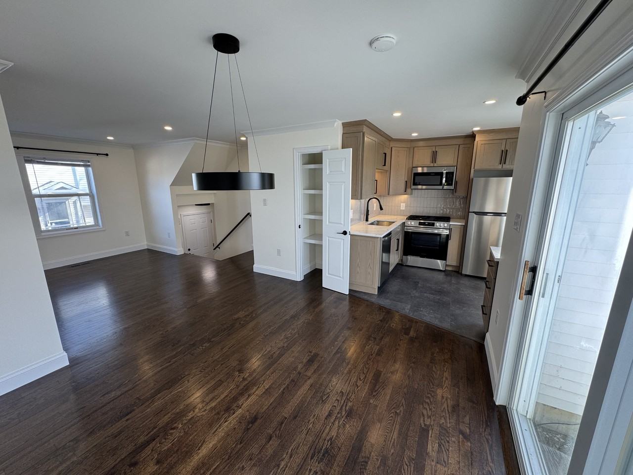 22 Virginia Ave #5 - Photo 2 of 25