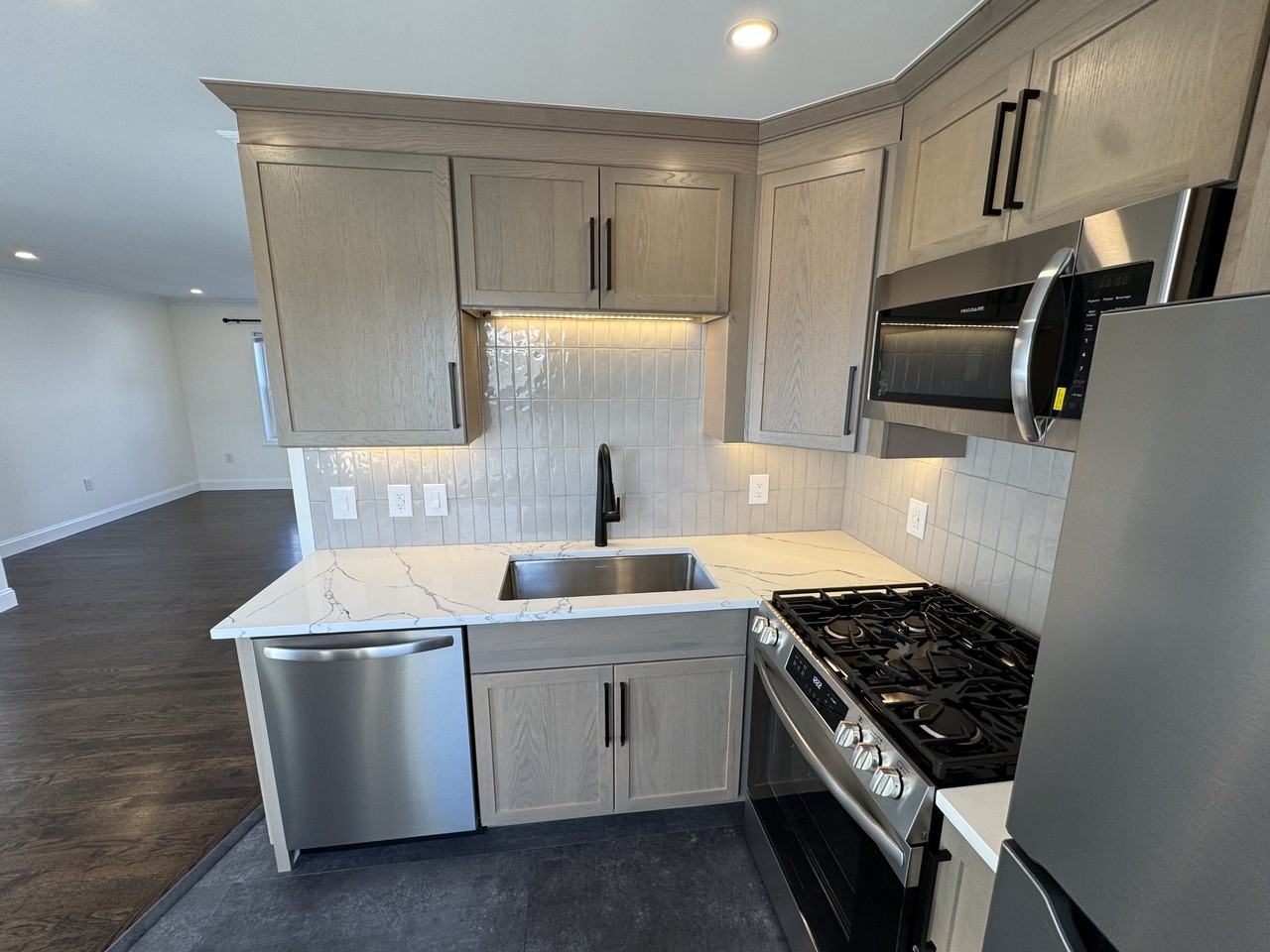 22 Virginia Ave #5 - Photo 4 of 25