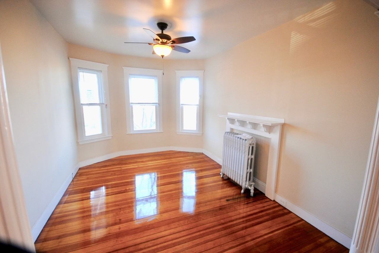 E Cottage St #2 - Photo 3 of 9