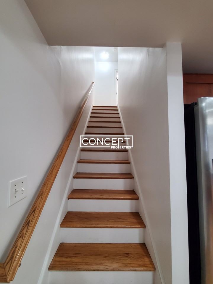 57B Circuit St - Photo 4 of 27