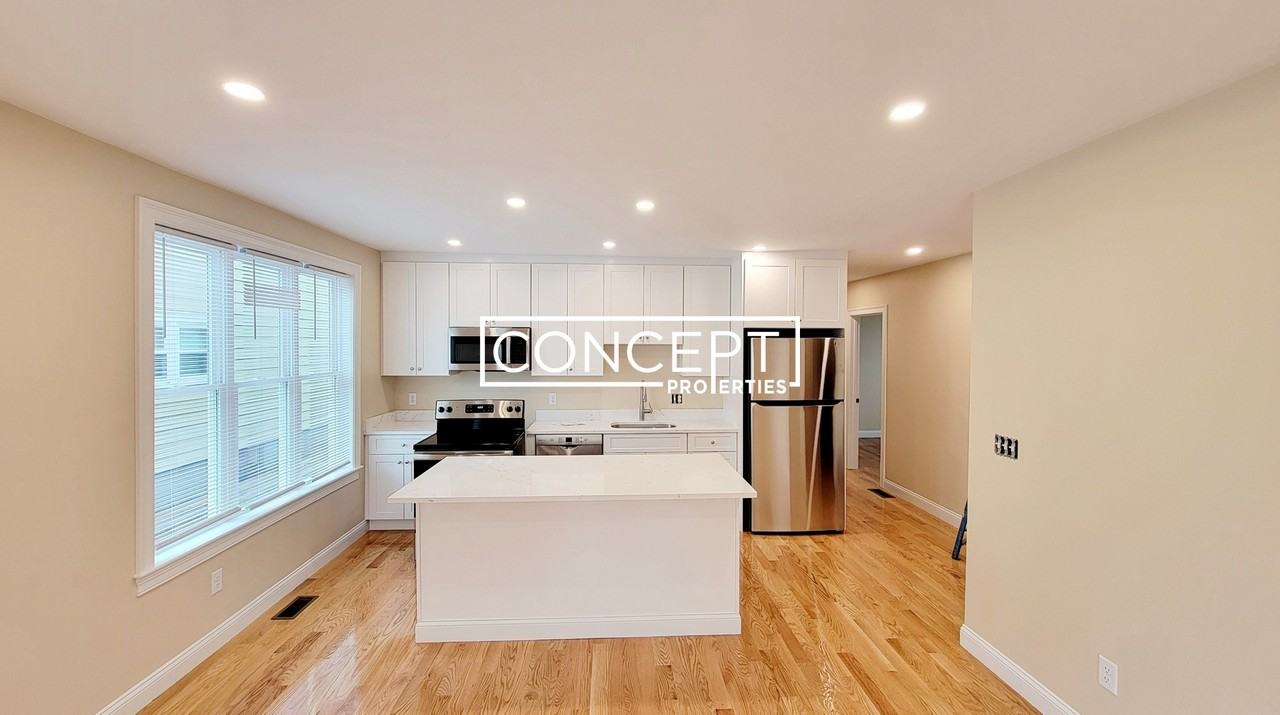 64 Waverly St #2 - Photo 3 of 15