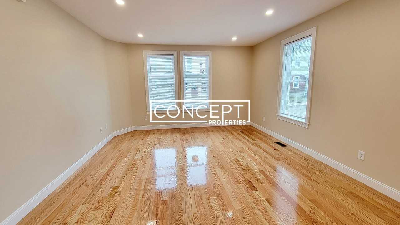 64 Waverly St #2 - Photo 6 of 15