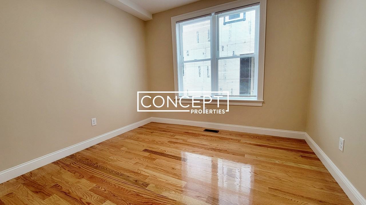 64 Waverly St #2 - Photo 7 of 15