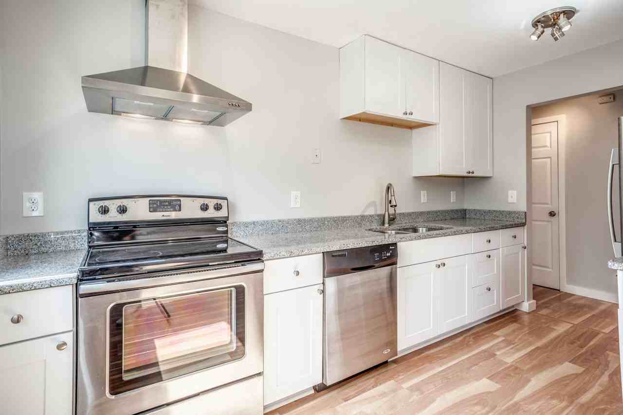 744 Polk St NE - Photo 6 of 37