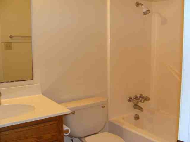 2711 Augusta St #B - Photo 5 of 9