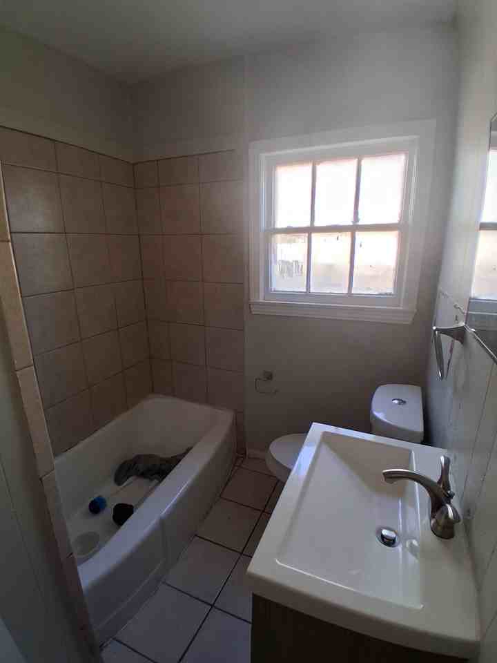 1426 W 5th Ave #NA - Photo 4 of 7