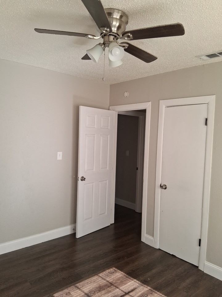 1426 W 5th Ave #NA - Photo 7 of 7