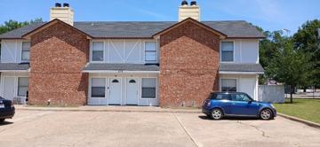 featured image of 219 Meadow Ct #B