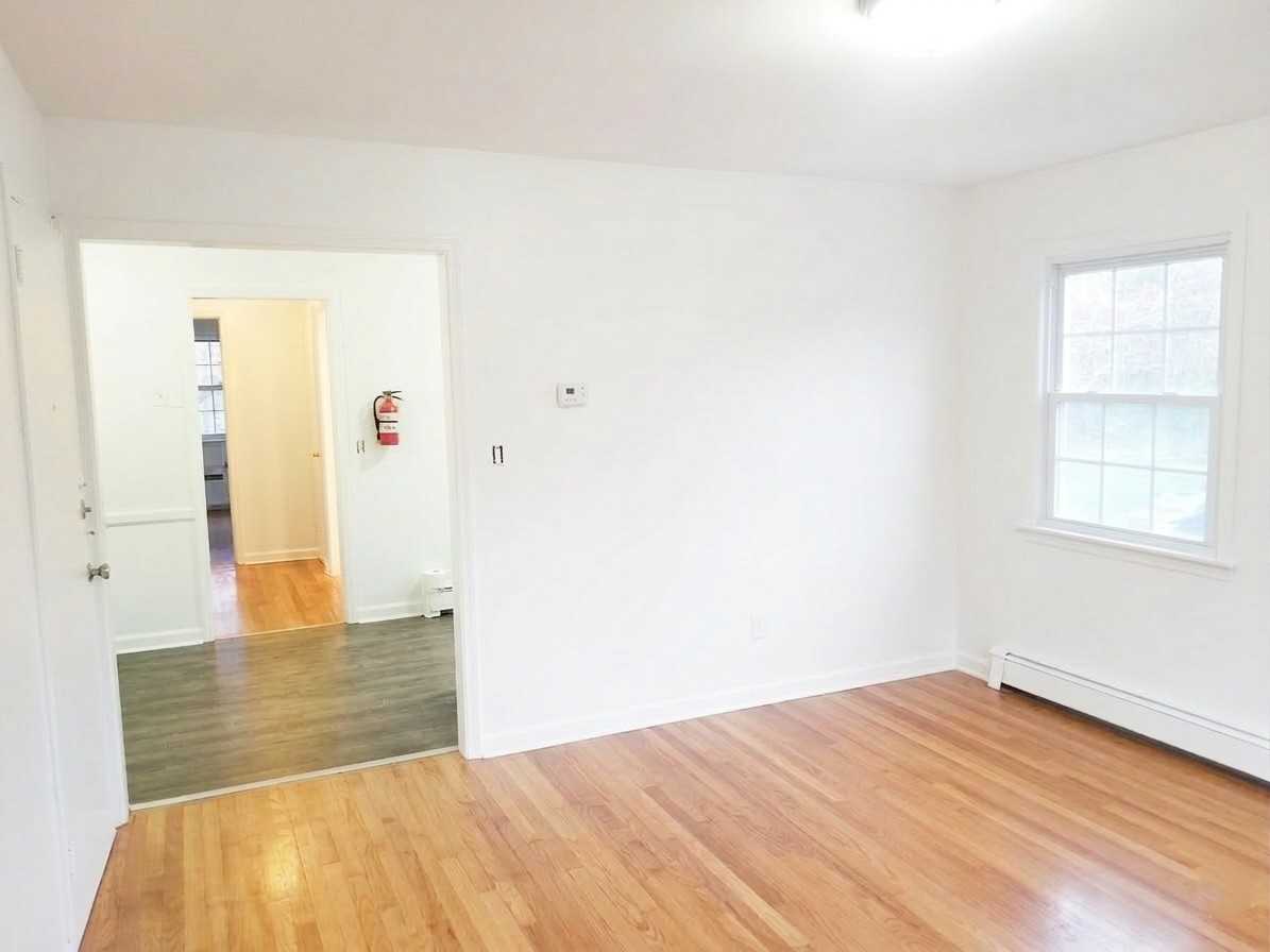 17 Old Allamuchy Rd - Photo 3 of 8