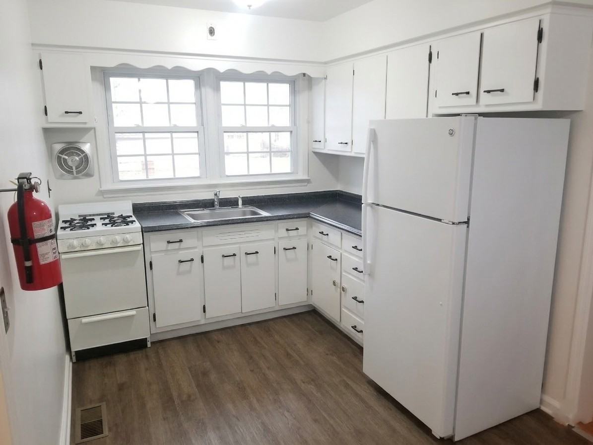 17 Old Allamuchy Rd - Photo 4 of 8