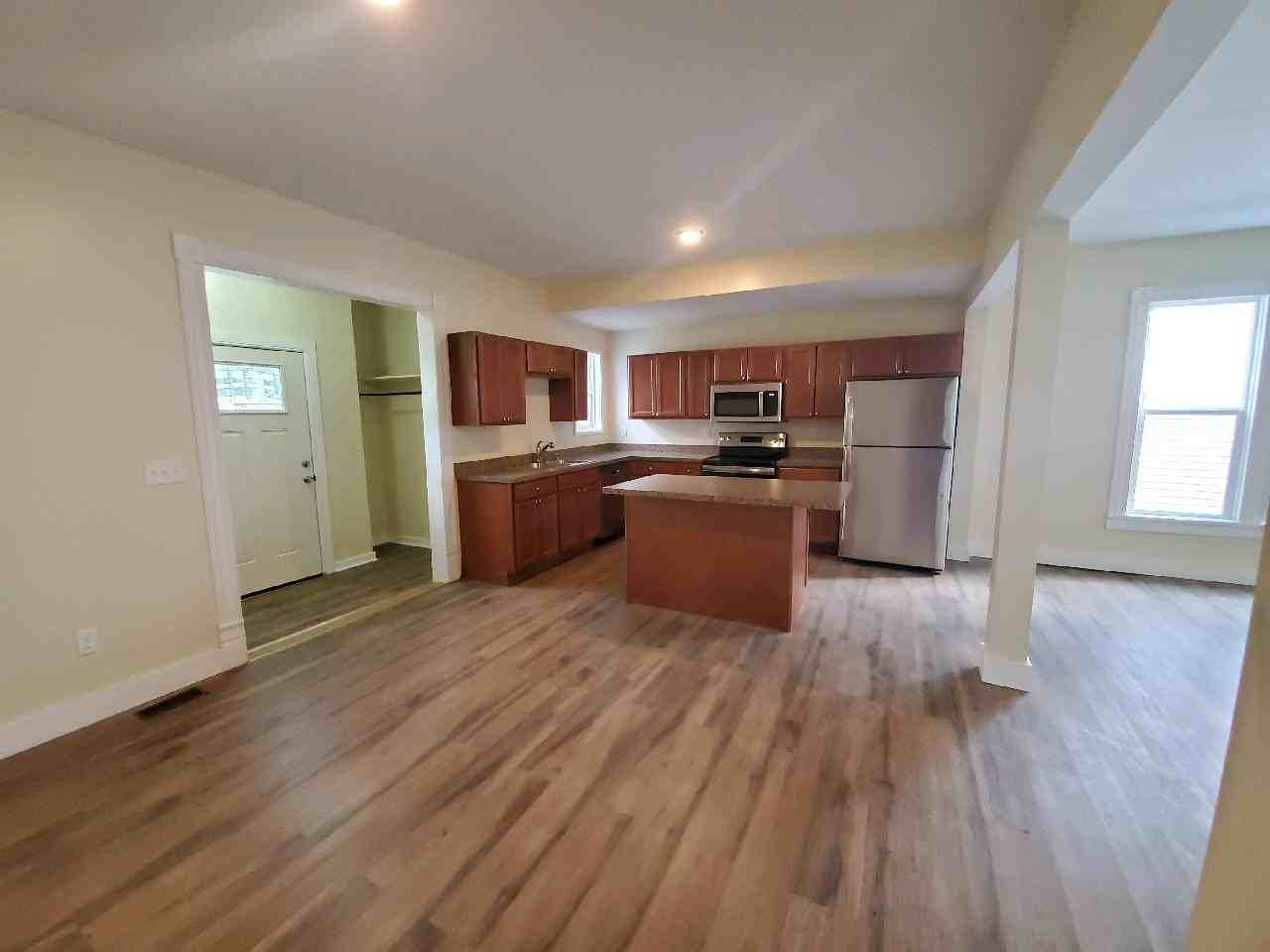 28 Syracuse St #1 - Photo 4 of 8