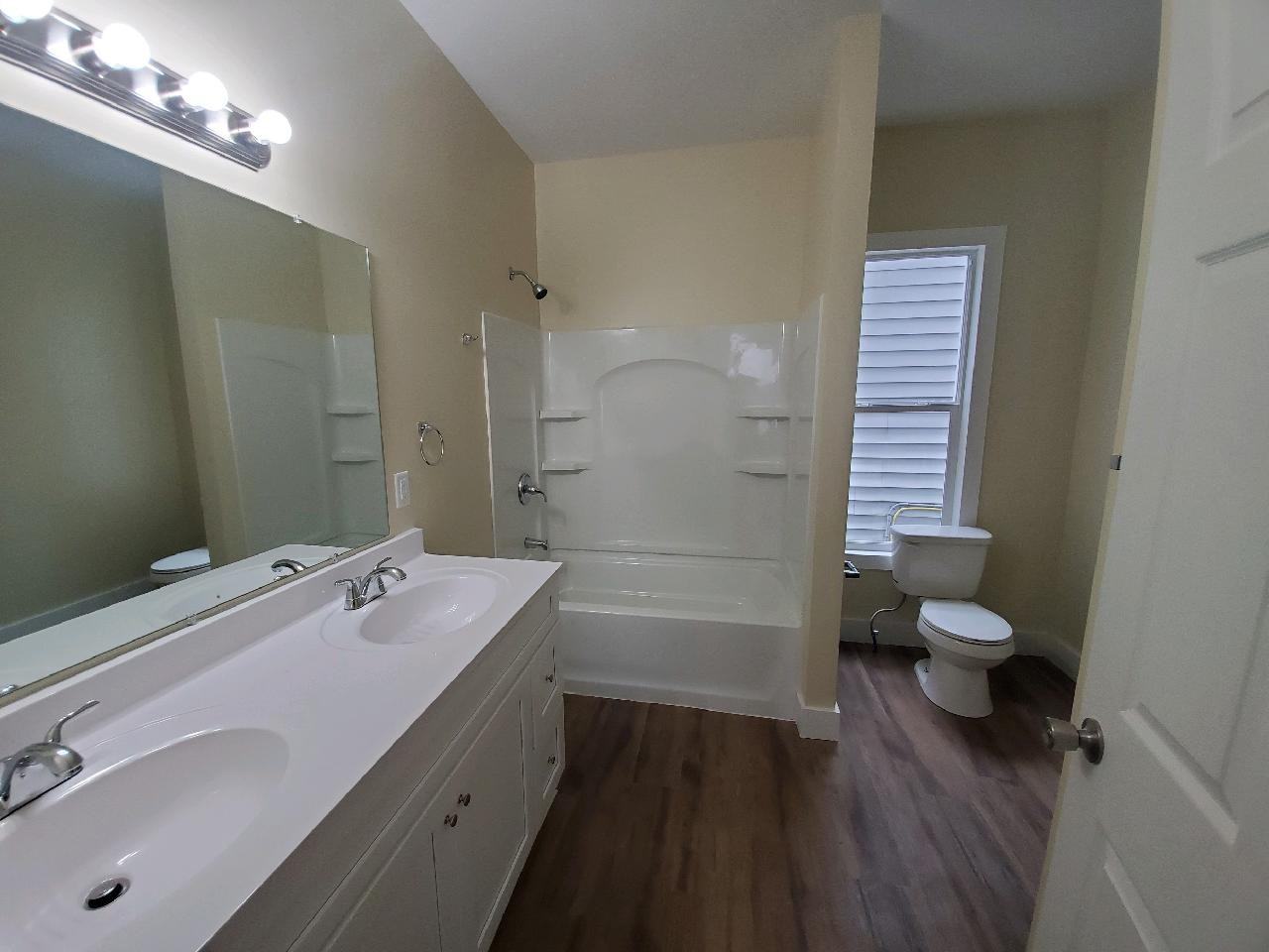 28 Syracuse St #1 - Photo 5 of 8