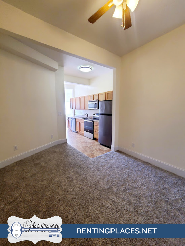 936 Hickman Rd #3 - Photo 3 of 12