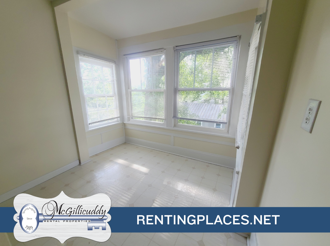 2097 Heckle St #B - Photo 4 of 11