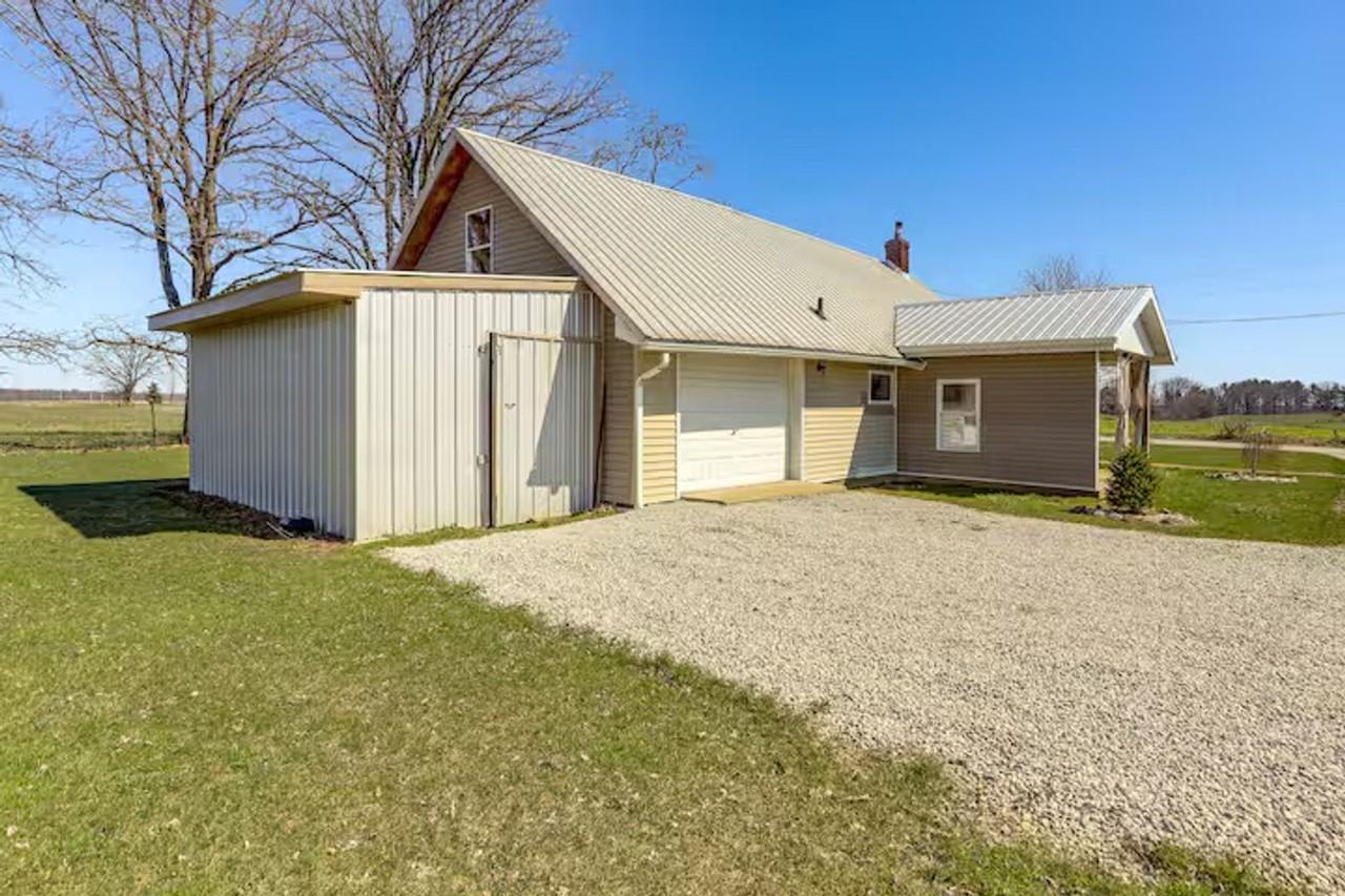 7593 Townline Rd - Photo 3 of 4