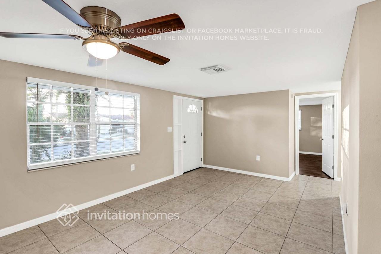 9900 Lakeside Ln - Photo 5 of 26