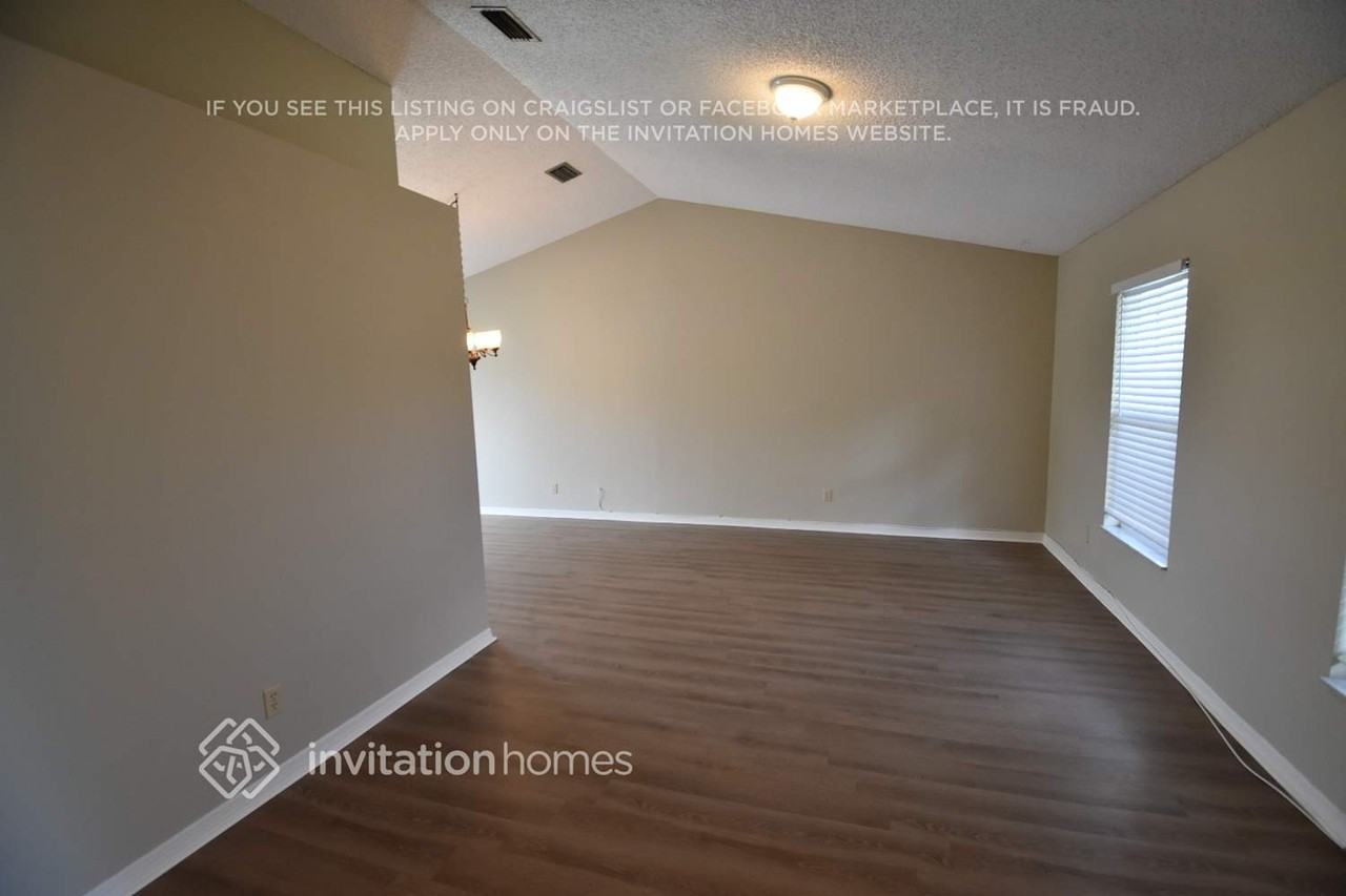 7115 Queen Palm Cir - Photo 4 of 13