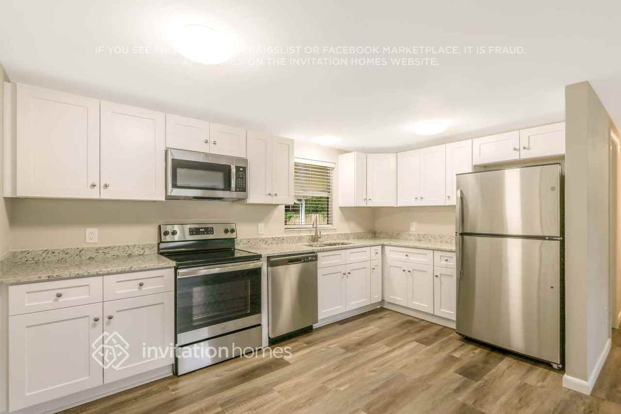 210 Paka Ct - Photo 4 of 31