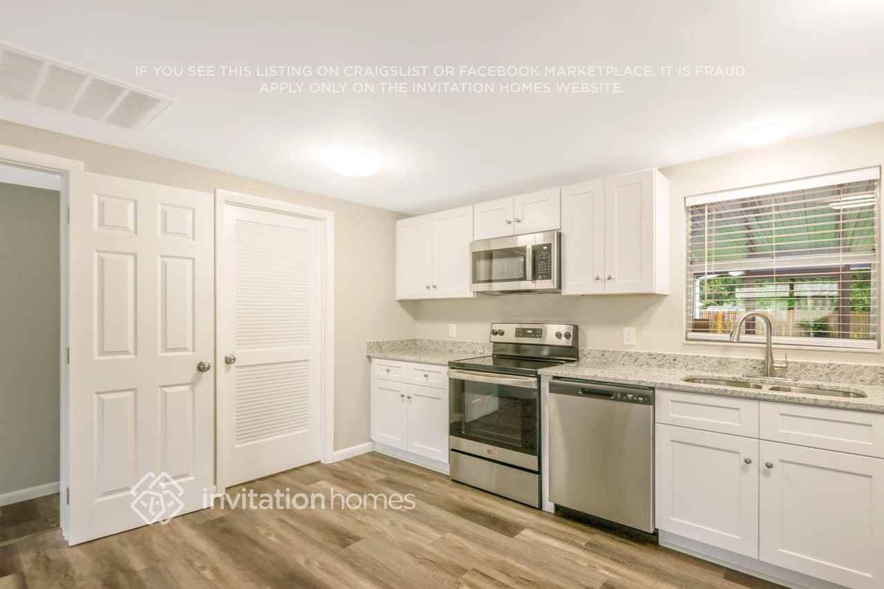 210 Paka Ct - Photo 5 of 31