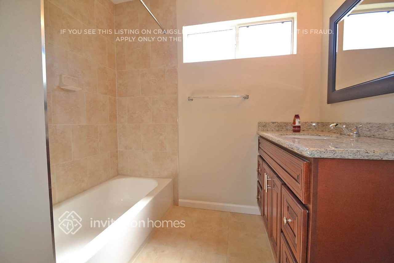 13946 Terra Bella St - Photo 7 of 9