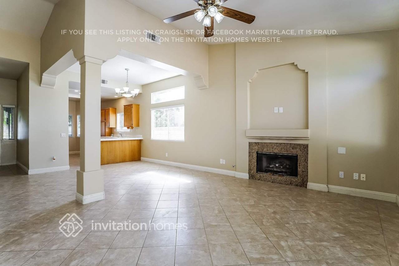 2547 Gemstone Ave - Photo 3 of 17