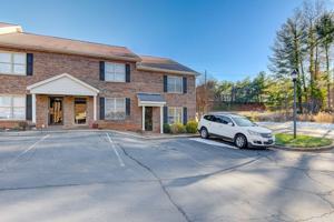 featured image of 2433 1st St Nw