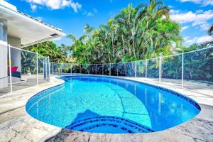 featured image of 864 Appleby St