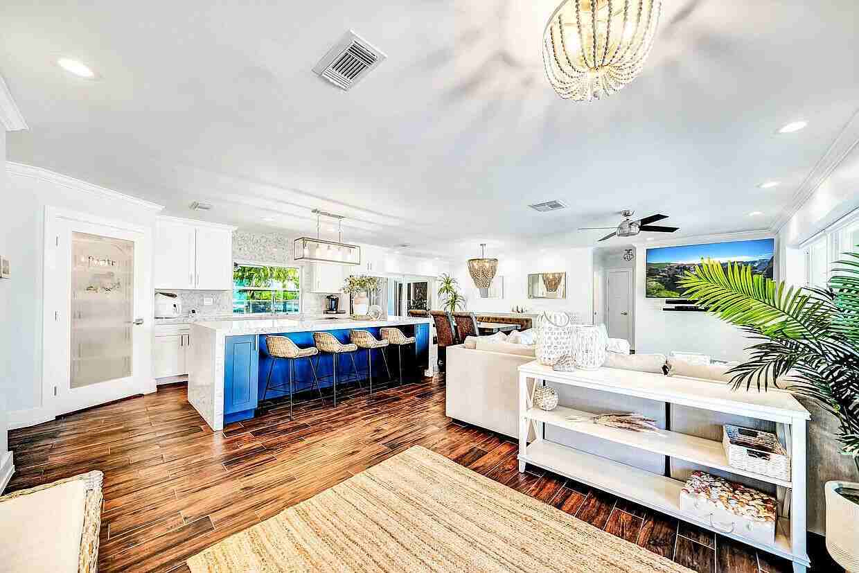 864 Appleby St - Photo 7 of 22