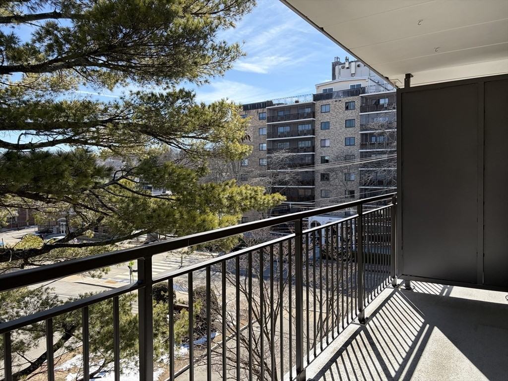 995 Massachusetts Ave #505 - Photo 3 of 39