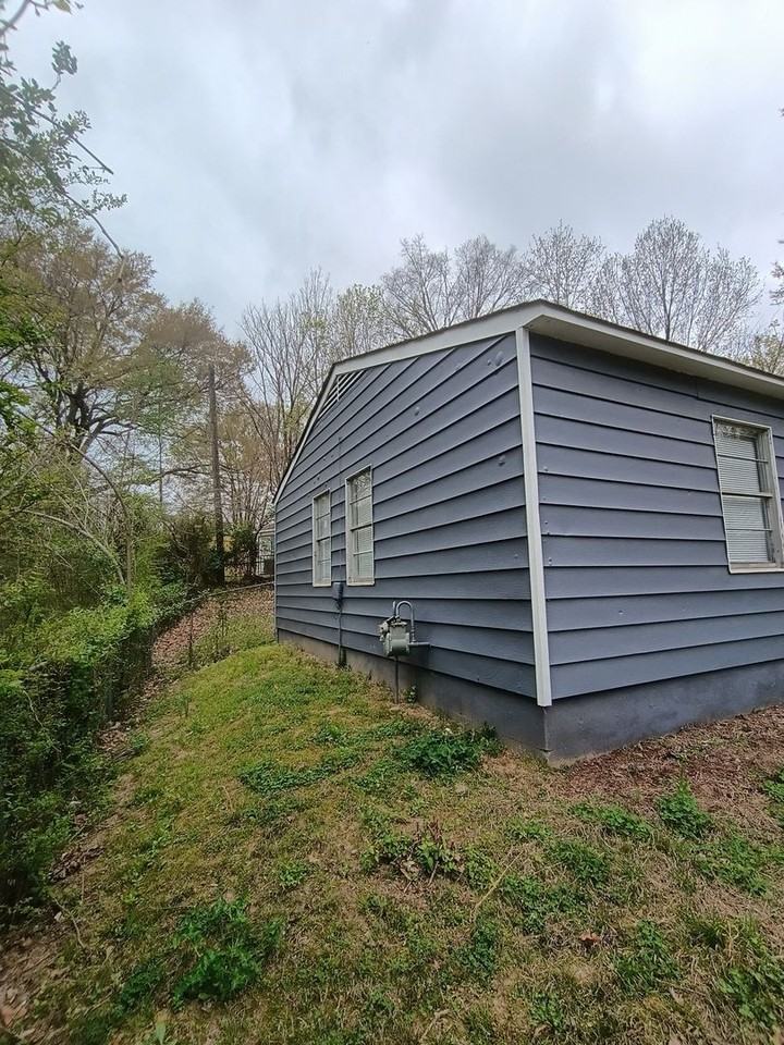 2551 Dakar Ave - Photo 2 of 14