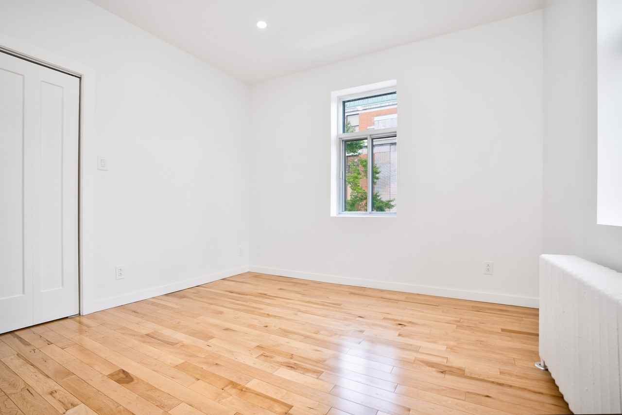 6101 Monkland - Douek.ca - Photo 6 of 25