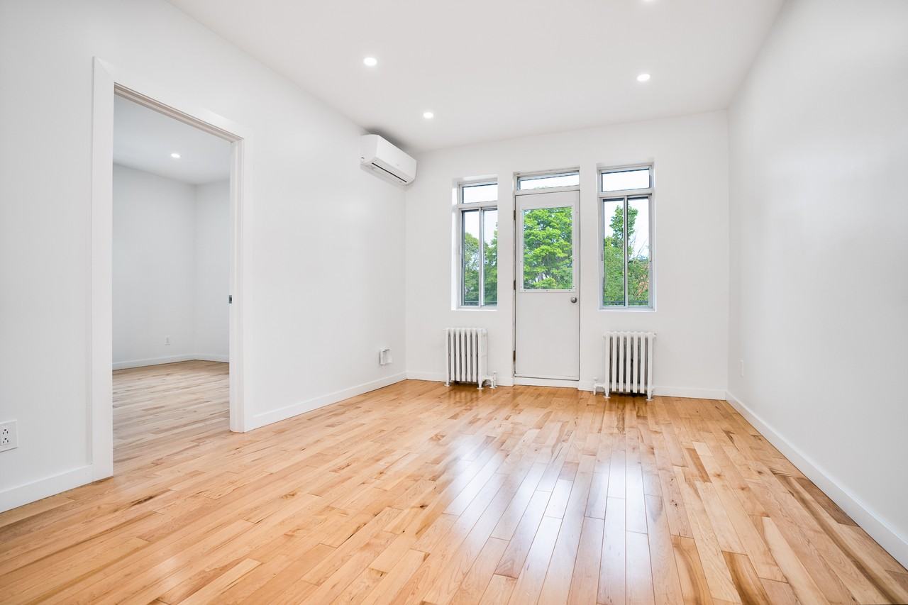 6101 Monkland - Douek.ca - Photo 7 of 25