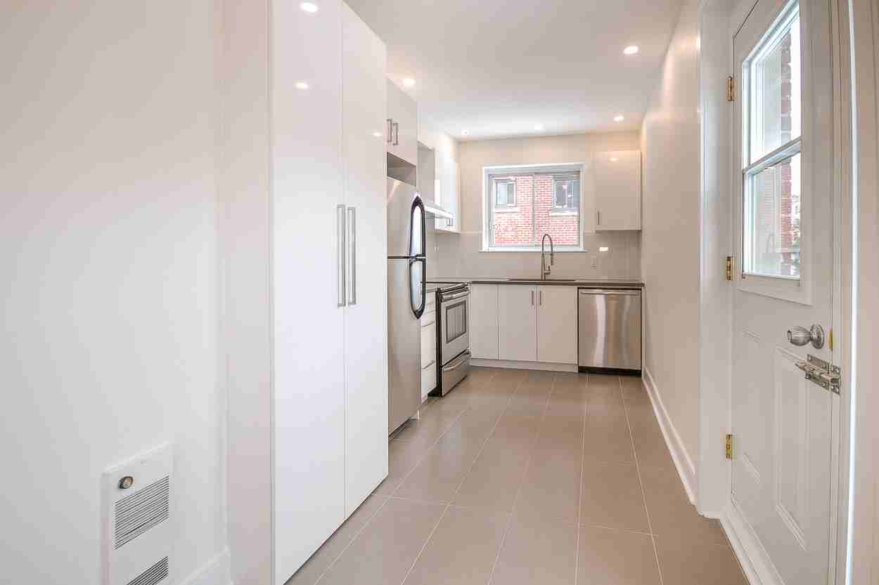 2120 Van Horne - Douek.ca - Photo 5 of 24