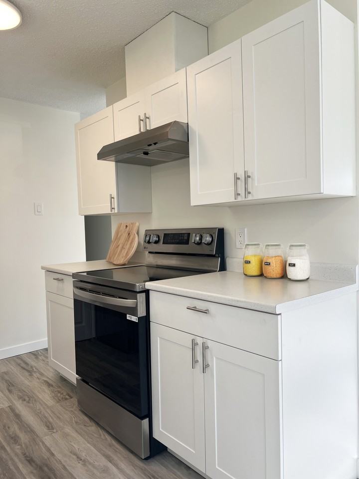 Lake Trail Apartments - Photo 3 of 6