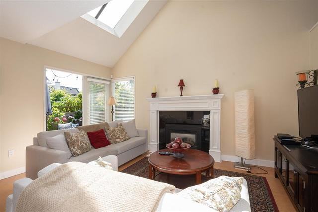 The Lamplighter - Photo 3 of 13