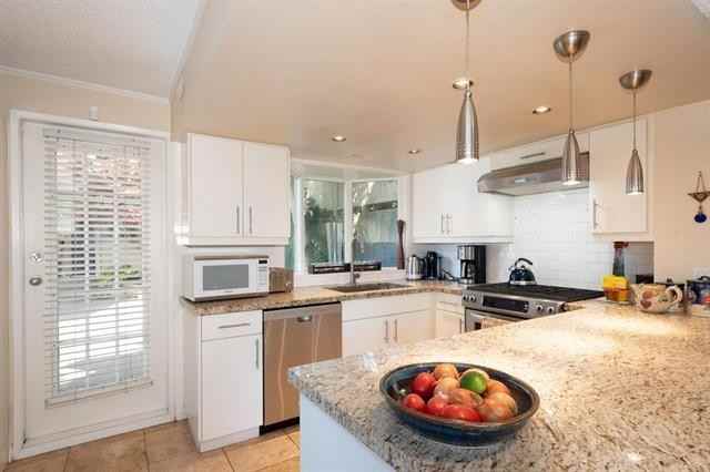 The Lamplighter - Photo 6 of 13