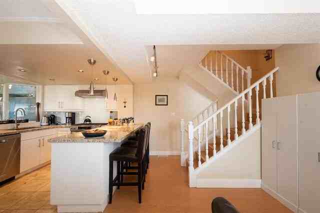 The Lamplighter - Photo 7 of 13