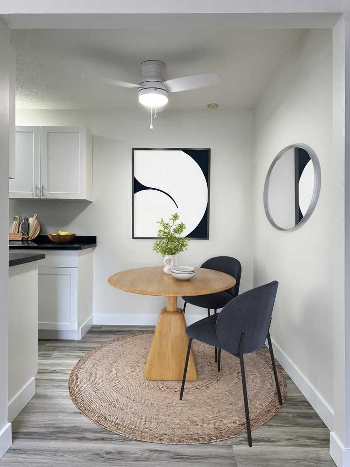 Waters Edge Apartments - Photo 7 of 11