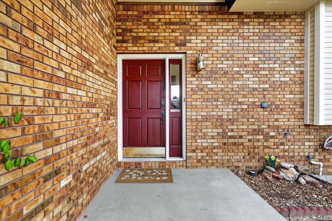 1818 Lashley St - Photo 3 of 50