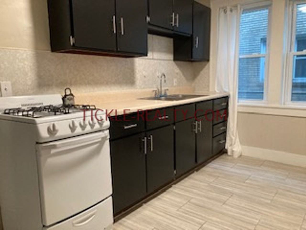 970 Strathmore - Photo 2 of 12