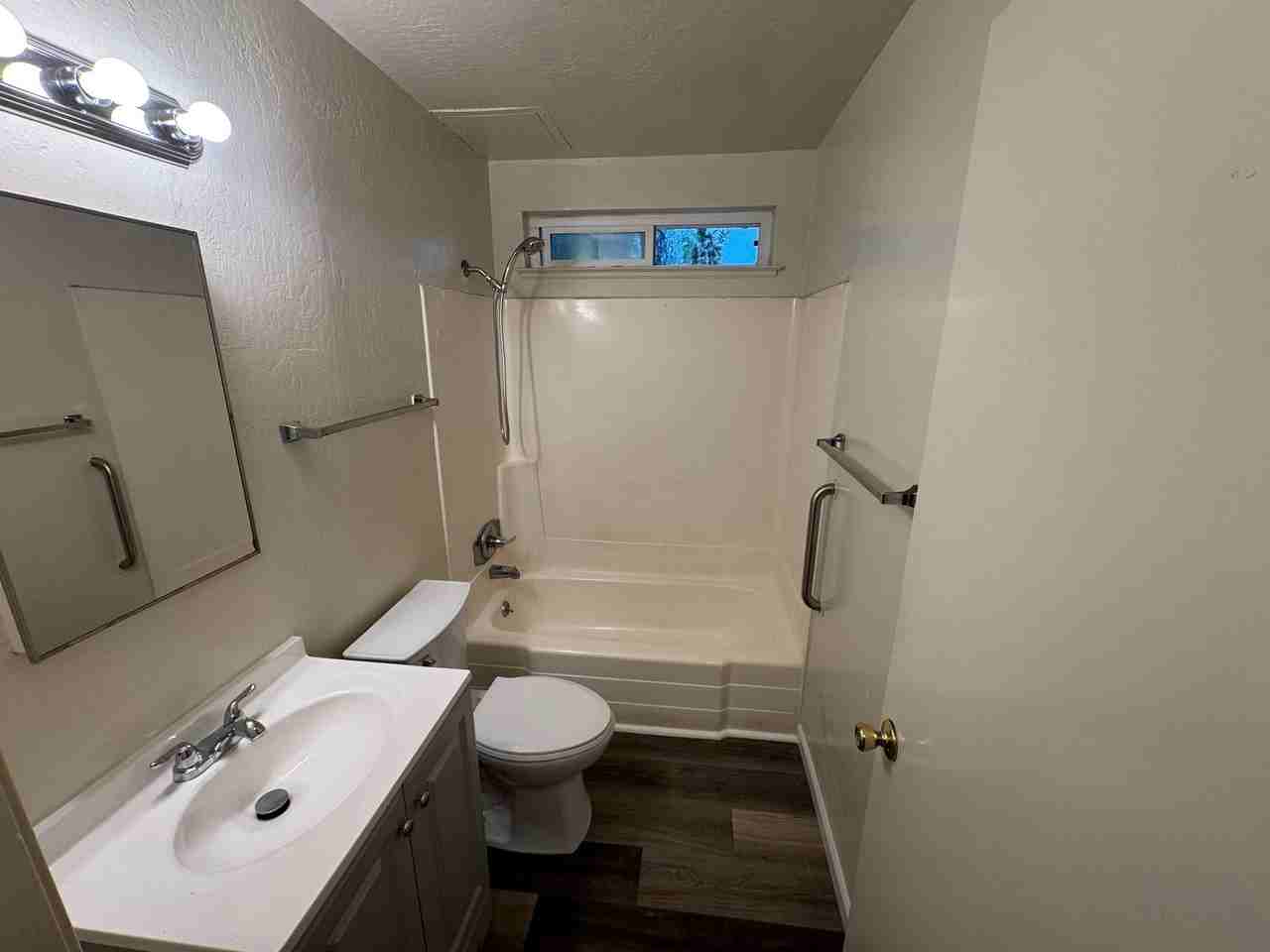 419 - 67 N. Jackson Avenue - Photo 3 of 4