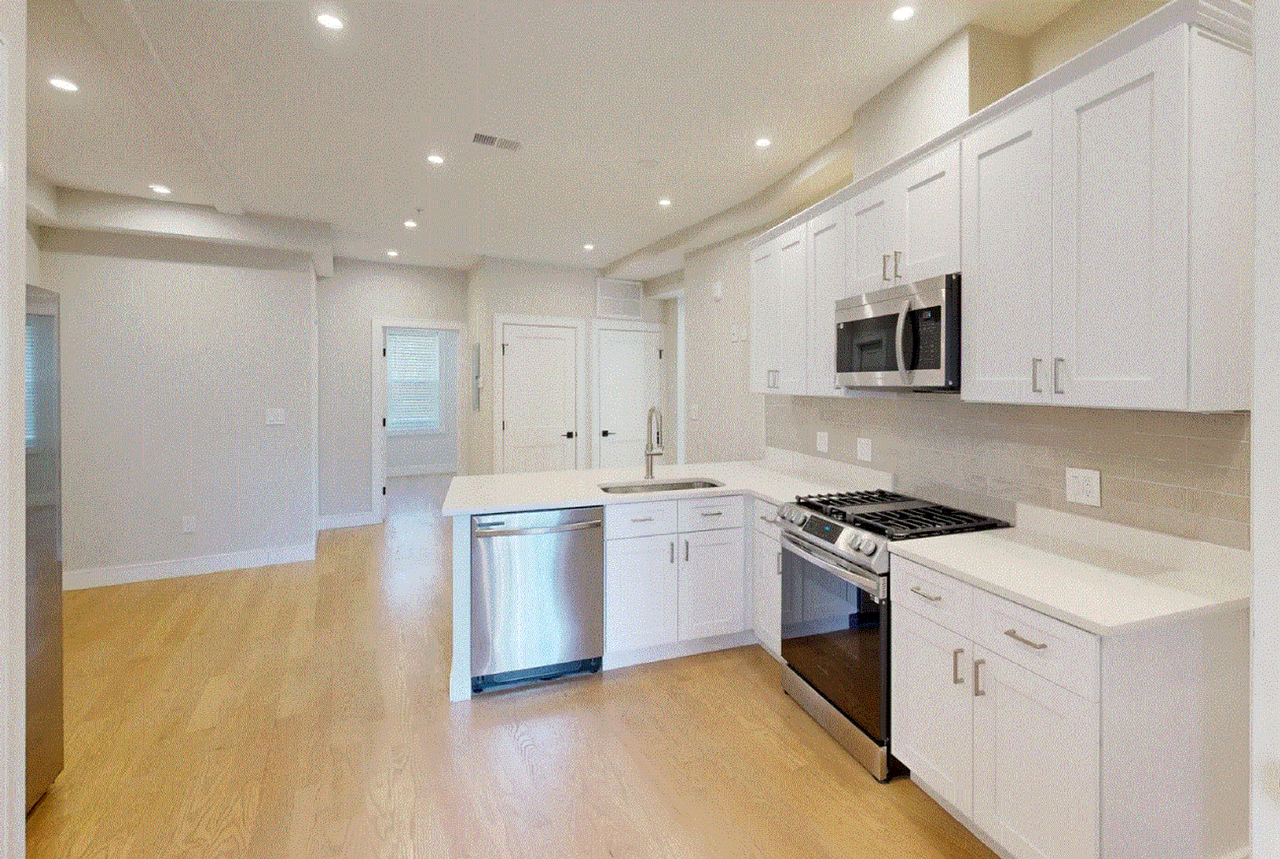 168 Allston St - Photo 4 of 4