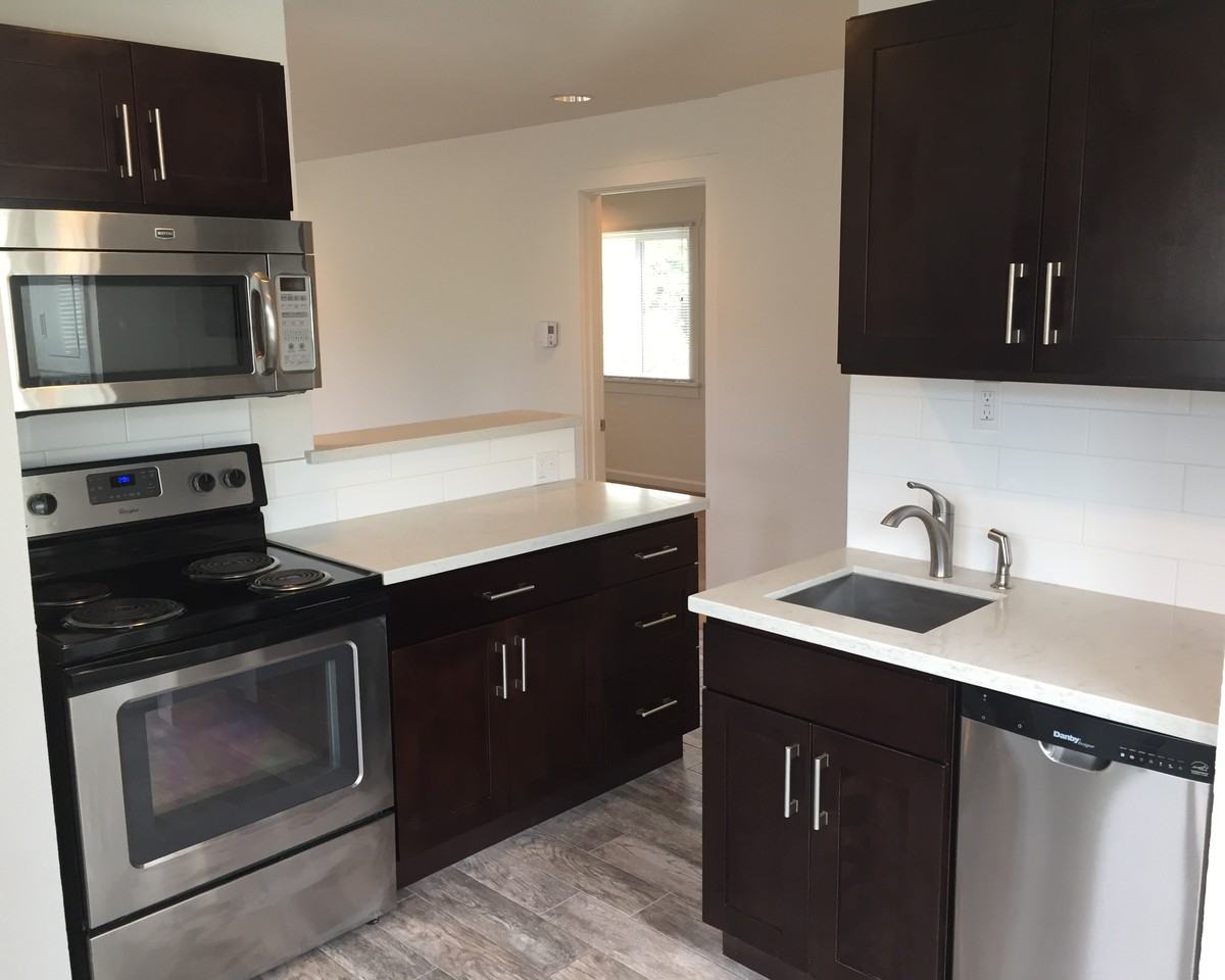 609 N 48th St #B - Photo 2 of 22