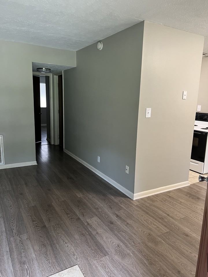 100 Orchard Hill Dr #203 - Photo 5 of 11