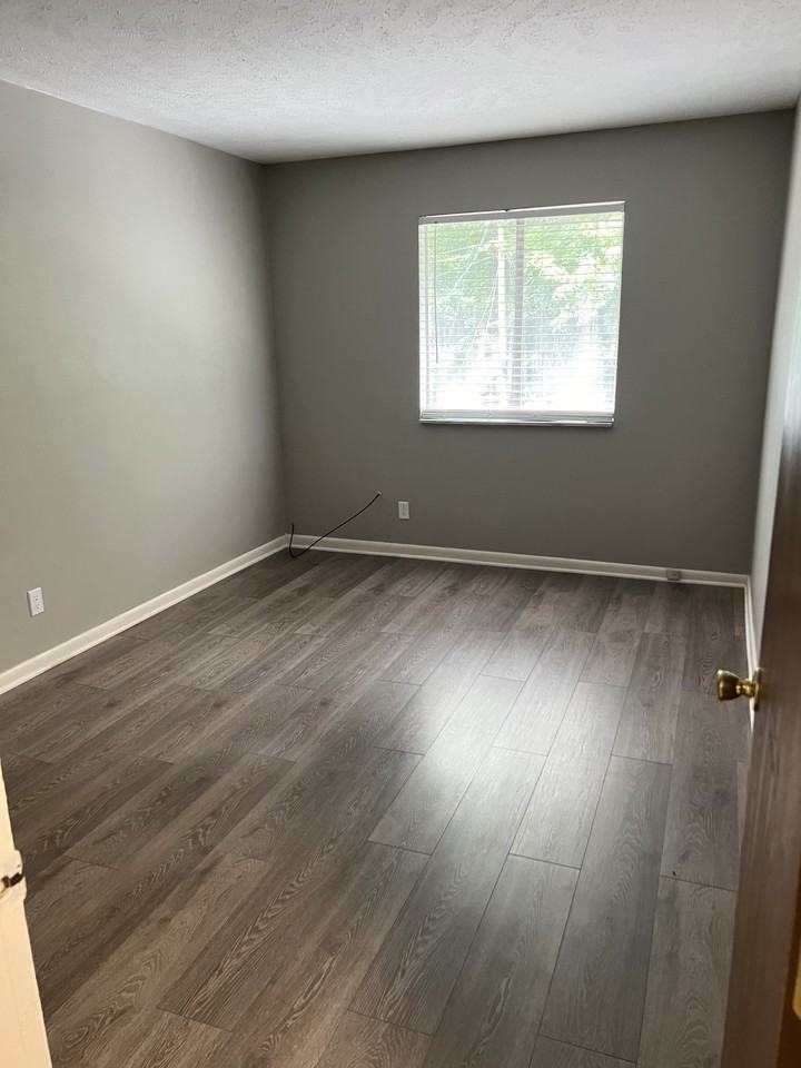 100 Orchard Hill Dr #203 - Photo 6 of 11