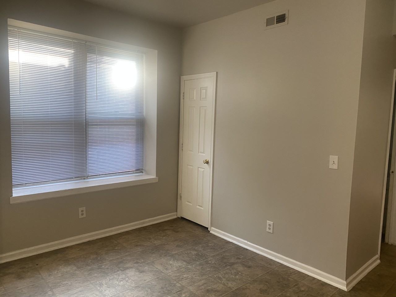 6030 Etzel Ave - Photo 7 of 8